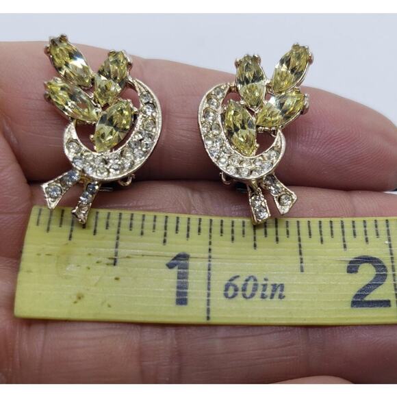 Vintage Clip On Earrings Rhinestone Marquise Leaf Gold Tone Costume Jewelry - Picture 5 of 6